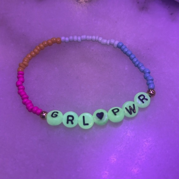 GRL🖤PWR Beaded Letter Glow in the Dark Stretch Bracelet - Picture 2 of 5